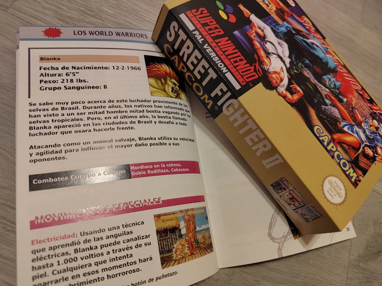 Caja repro Street Fighter 2 SNES PAL España con manual detalle 3