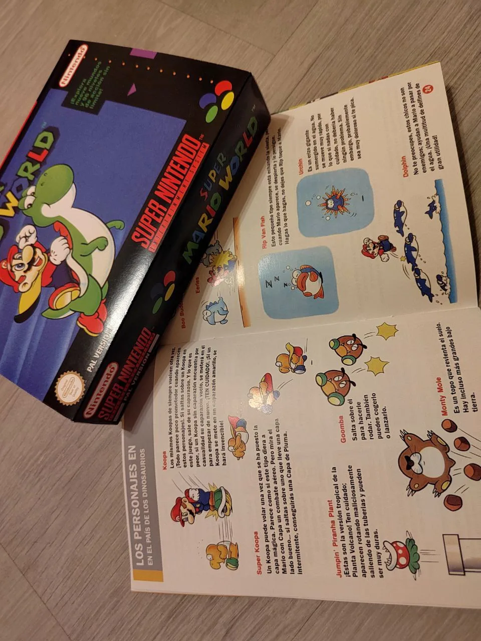 Caja repro Super Mario World SNES PAL España con manual detalle 3