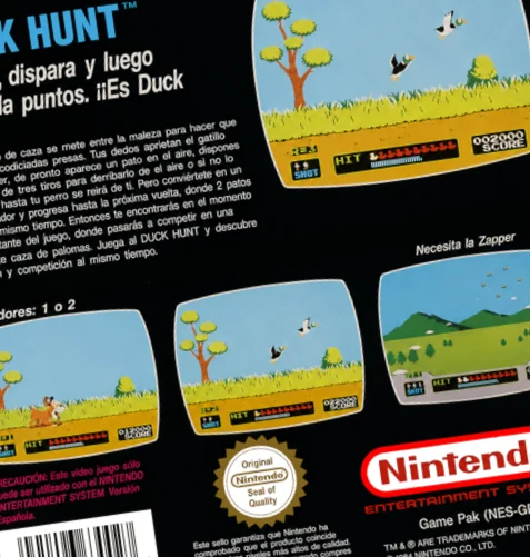 Detalle parcial de la trasera de Duck Hunt con textos y capturas del juego